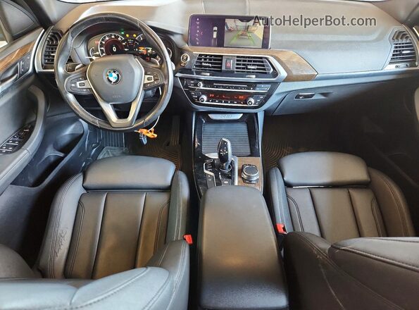 5UXTR9C53JLD73260 2018 BMW X3 Silver Widok deski rozdzielczej