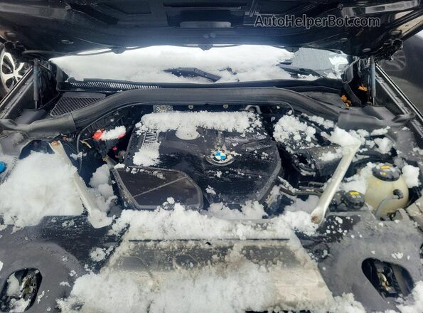 5UXTR9C54JLD72893 2018 BMW X3 Black ძრავის განყოფილების ხედი