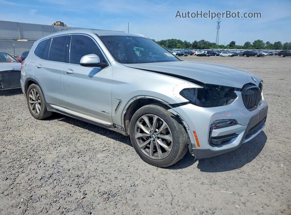 5UXTR9C55JLC82569 2018 BMW X3 Серебряный Передняя правая четверть