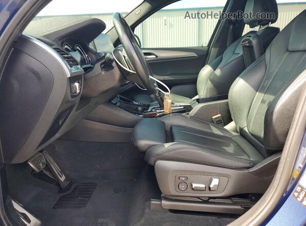 5UXTR9C55JLD63751 2018 BMW X3 Blue Vista interior delantera