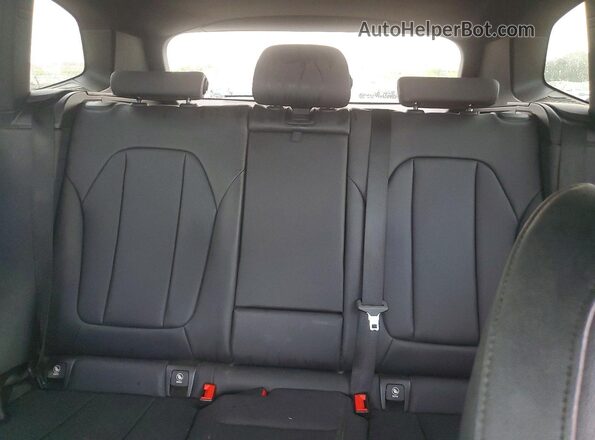 5UXTR9C56JLC73007 2018 BMW X3 Silver უკანა სავარძლების ხედი
