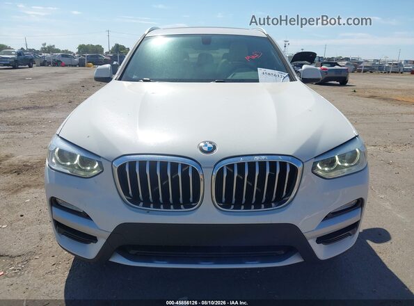 5UXTR9C57JLC80676 2018 BMW X3 White Widok zestawu wskaźników