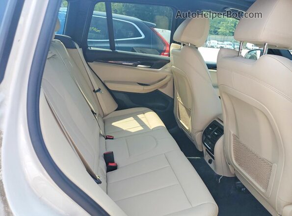5UXTR9C57KLP84093 2019 BMW X3 White Widok wnętrza z tyłu