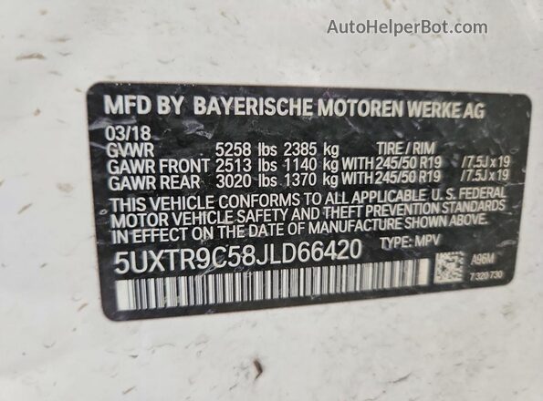5UXTR9C58JLD66420 2018 BMW X3 White Widok komory silnika