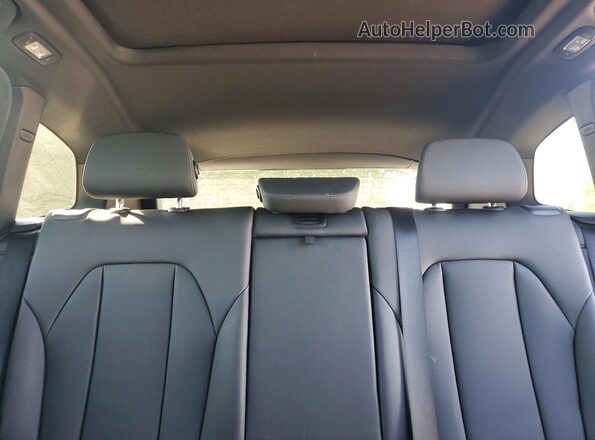5UXTR9C59KLD90307 2019 BMW X3 Blue Widok tylnych siedzeń