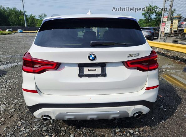 5UXTR9C5XJLC79831 2018 BMW X3 White Vista trasera