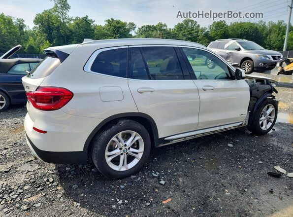 5UXTR9C5XJLC79831 2018 BMW X3 White Trasero derecho