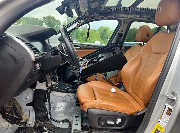 5UXTS1C05M9F02501 2021 BMW X3 Silver Front interior view