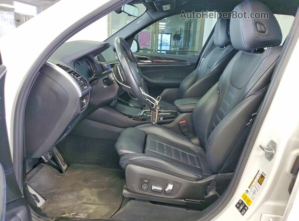 5UXTS3C52J0Z01872 2018 BMW X3 Белый Вид салона спереди
