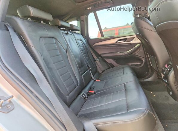 5UXTS3C59KLR73507 2019 BMW X3 Silver Vista interior trasera