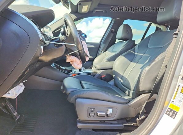 5UXTS3C5XK0Z07789 2019 BMW X3 Silver Вид салону спереду