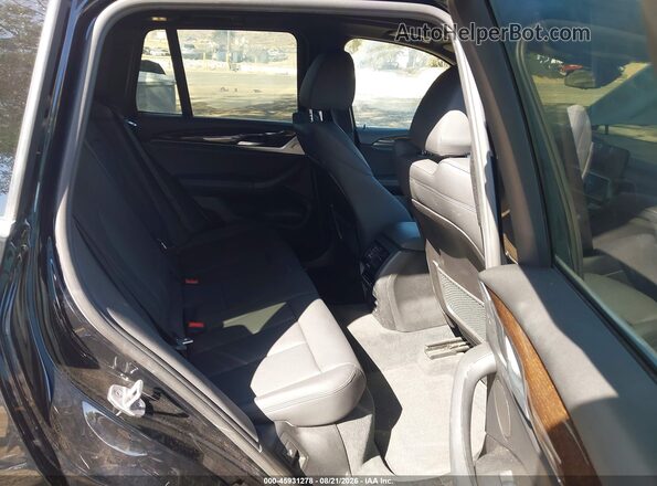 5UXTY3C00M9G13290 2021 BMW X3 Black Widok naklejki z numerem VIN