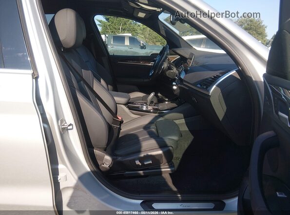 5UXTY3C01M9G67228 2021 BMW X3 Silver Սալոնի դիմացի տեսք