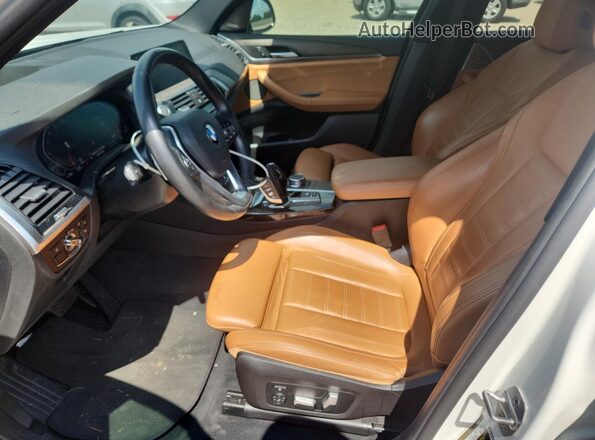 5UXTY3C02L9B31497 2020 BMW X3 White Սալոնի դիմացի տեսք