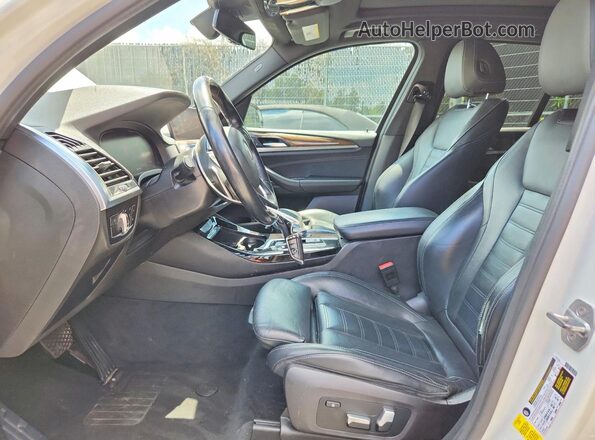 5UXTY3C03L9B17172 2020 BMW X3 White Вид салону спереду