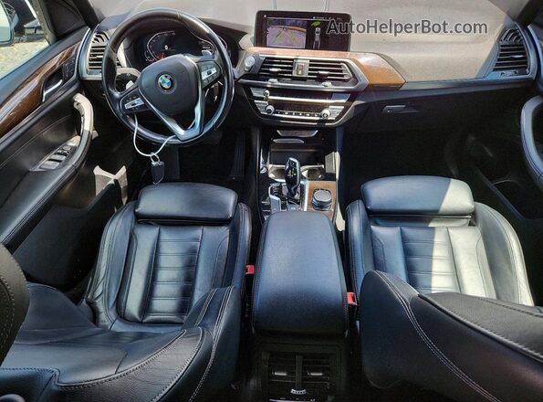 5UXTY3C03L9B17172 2020 BMW X3 White Вид панелі приладів