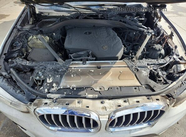 5UXTY3C03M9F57698 2021 BMW X3 White Engine compartment view