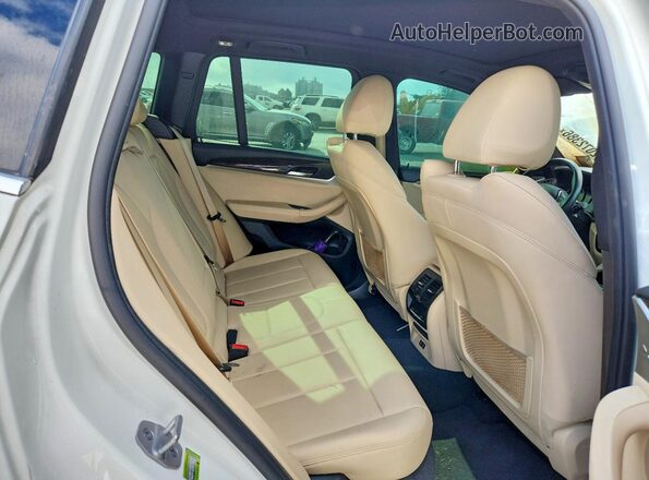5UXTY3C03M9F57698 2021 BMW X3 White Rear interior view