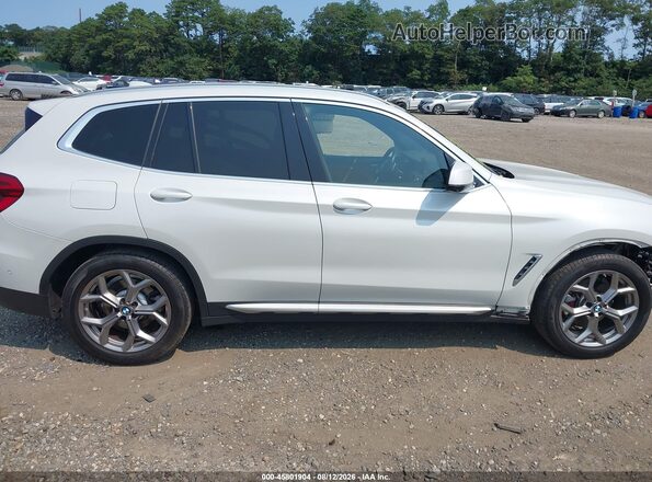 5UXTY3C07M9H02824 2021 BMW X3 White Вид задньої частини салону