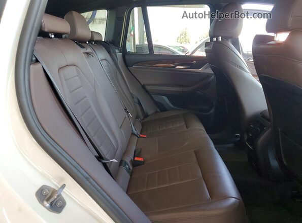 5UXTY5C01LLT34330 2020 BMW X3 White Vista de los asientos traseros