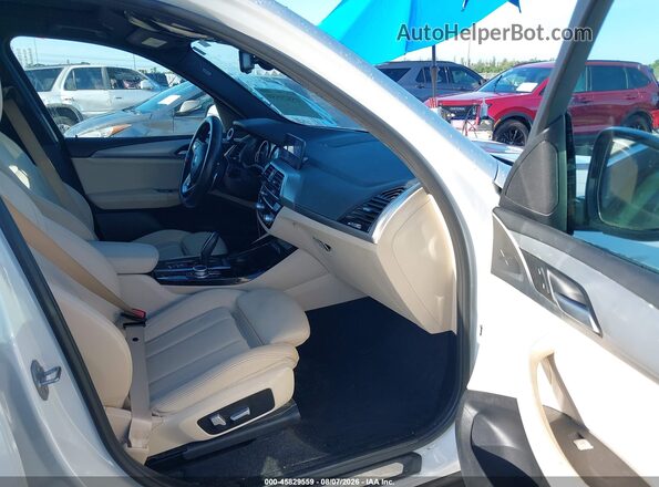5UXTY5C02M9H25021 2021 BMW X3 White წინა სალონის ხედი