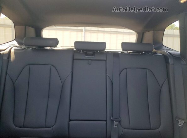 5UXTY5C03L9C60778 2020 BMW X3 White Հետևի նստատեղերի տեսք