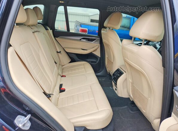 5UXTY5C05L9C23764 2020 BMW X3 Charcoal Widok tylnych siedzeń