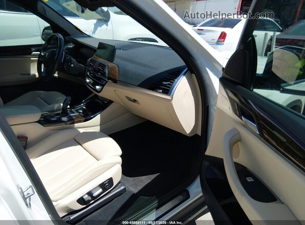 5UXTY5C06L9C63075 2020 BMW X3 White Вид салону спереду