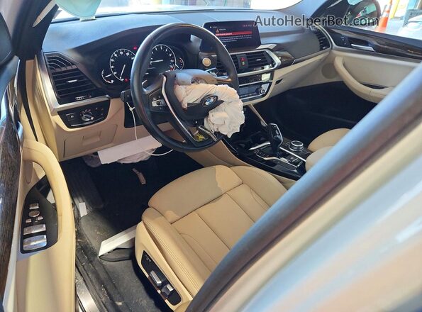 5UXTY5C06L9C92785 2020 BMW X3 Белый Вид панели приборов