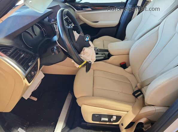 5UXTY5C06L9C92785 2020 BMW X3 Белый Вид салона спереди