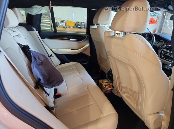 5UXTY5C06L9C92785 2020 BMW X3 Белый Вид задней части салона