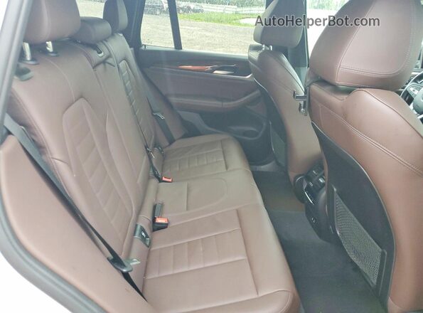 5UXTY5C09L9C68139 2020 BMW X3 White Widok wnętrza z tyłu