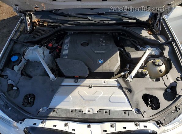 5UXTY5C09M9H30149 2021 BMW X3 White Вид задньої частини салону