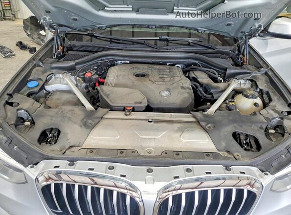 5UXTY5C0XM9E99780 2021 BMW X3 Silver Vista del compartimento del motor