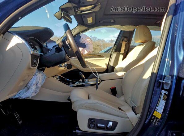 5UXTY9C04LLE59459 2020 BMW X3 Blue Vista interior delantera