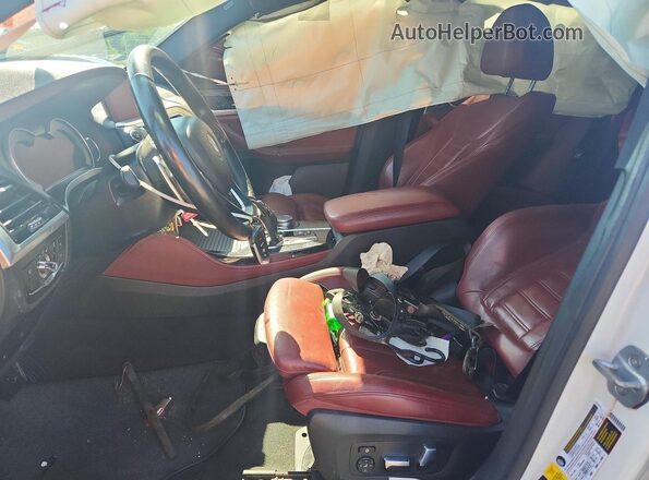 5UXUJ3C53KLG53660 2019 BMW X4 White Widok wnętrza z przodu