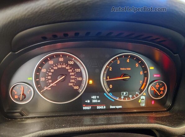 5UXWX7C32H0U44057 2017 BMW X3 Белый Вид щитка приборов