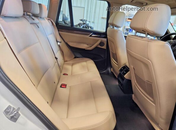5UXWX7C32H0U44057 2017 BMW X3 Белый Вид задних сидений