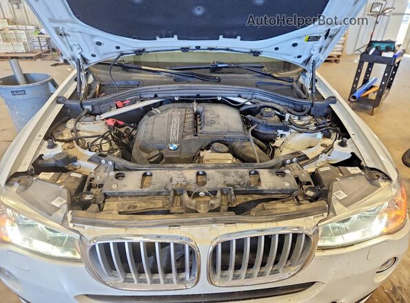 5UXWX7C32H0U44057 2017 BMW X3 Белый Вид задней части салона