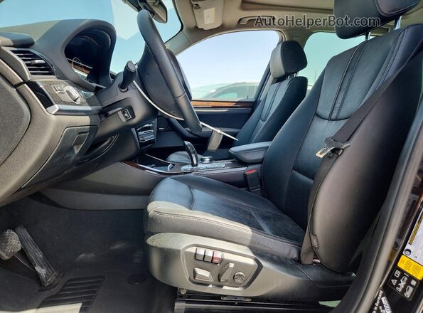 5UXWX7C52H0U39863 2017 BMW X3 Black Widok wnętrza z przodu