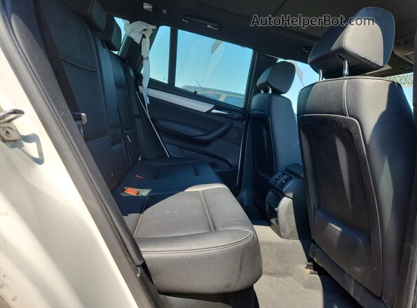 5UXWX7C54G0K37072 2016 BMW X3 White Vista interior trasera