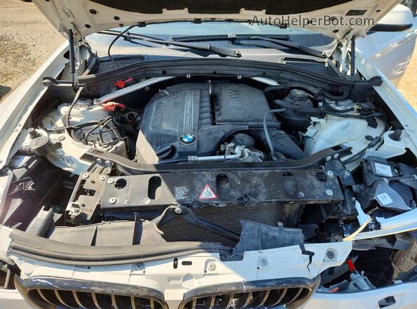 5UXWX7C54G0K37072 2016 BMW X3 White Vista del compartimento del motor