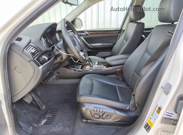 5UXWX7C55H0U39890 2017 BMW X3 White Սալոնի դիմացի տեսք
