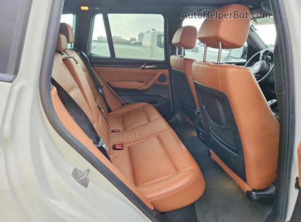 5UXWX9C31H0W71509 2017 BMW X3 White უკანა სალონის ხედი