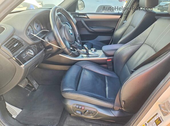 5UXWX9C32H0W66870 2017 BMW X3 Белый Вид салона спереди