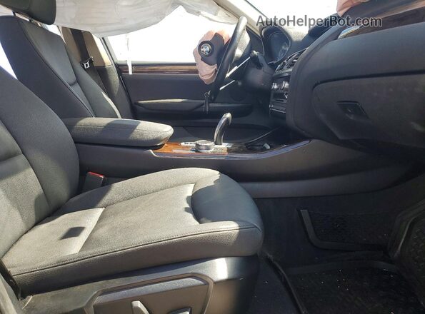 5UXWX9C35H0W68242 2017 BMW X3 White Вид салону спереду