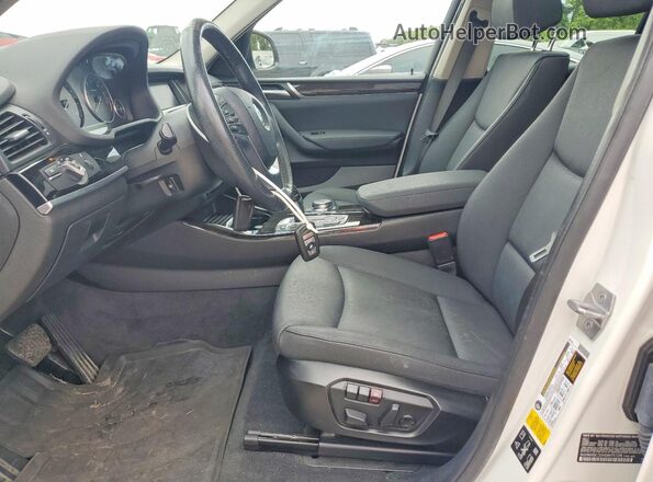 5UXWX9C35H0W75126 2017 BMW X3 White წინა სალონის ხედი