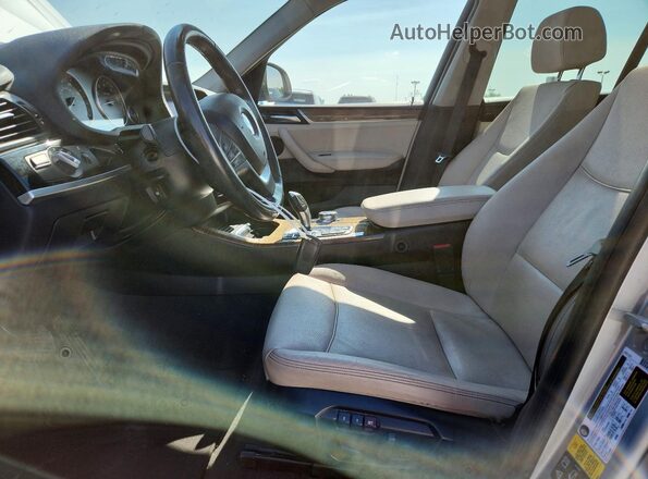 5UXWX9C39H0W71239 2017 BMW X3 Silver Vista interior delantera