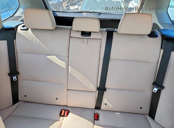 5UXWX9C39H0W71239 2017 BMW X3 Silver Vista de los asientos traseros