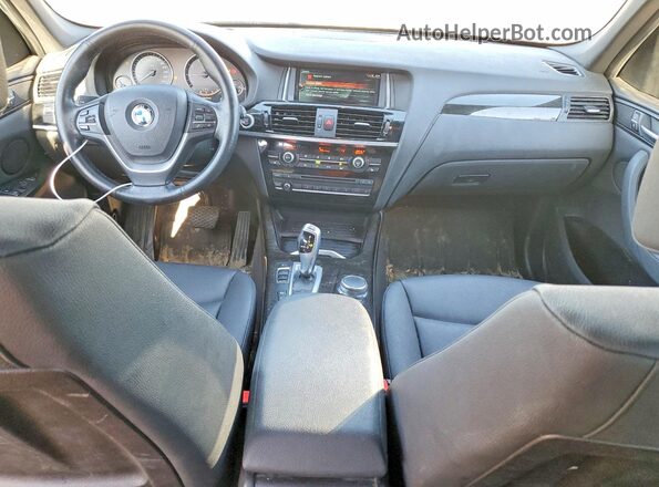 5UXWX9C3XH0W77809 2017 BMW X3 Белый Вид панели приборов